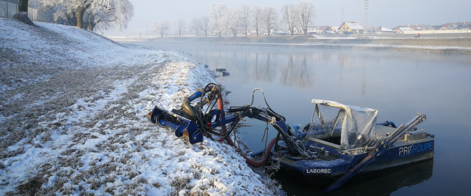 Uherské Hradiště, ťažba sedimentu, Laborec ,Dredge Prince, čisté jazero